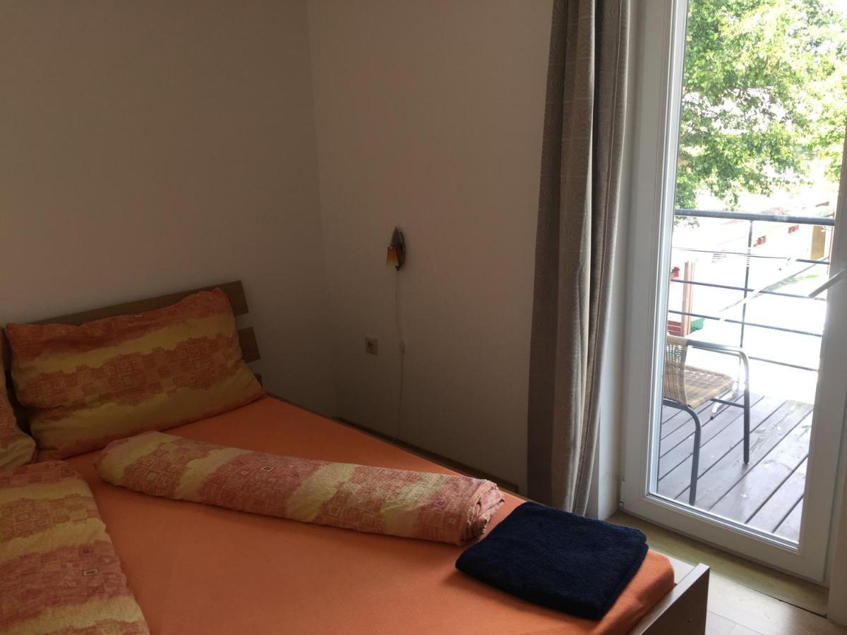 Hableany Etterem, Pizzeria Es Vendeghaz Bed & Breakfast Balatonmariafurdo Luaran gambar