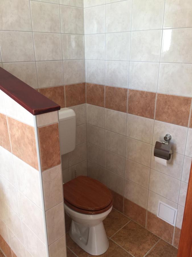Hableany Etterem, Pizzeria Es Vendeghaz Bed & Breakfast Balatonmariafurdo Luaran gambar