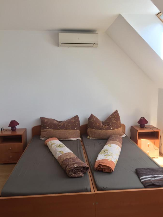 Hableany Etterem, Pizzeria Es Vendeghaz Bed & Breakfast Balatonmariafurdo Luaran gambar