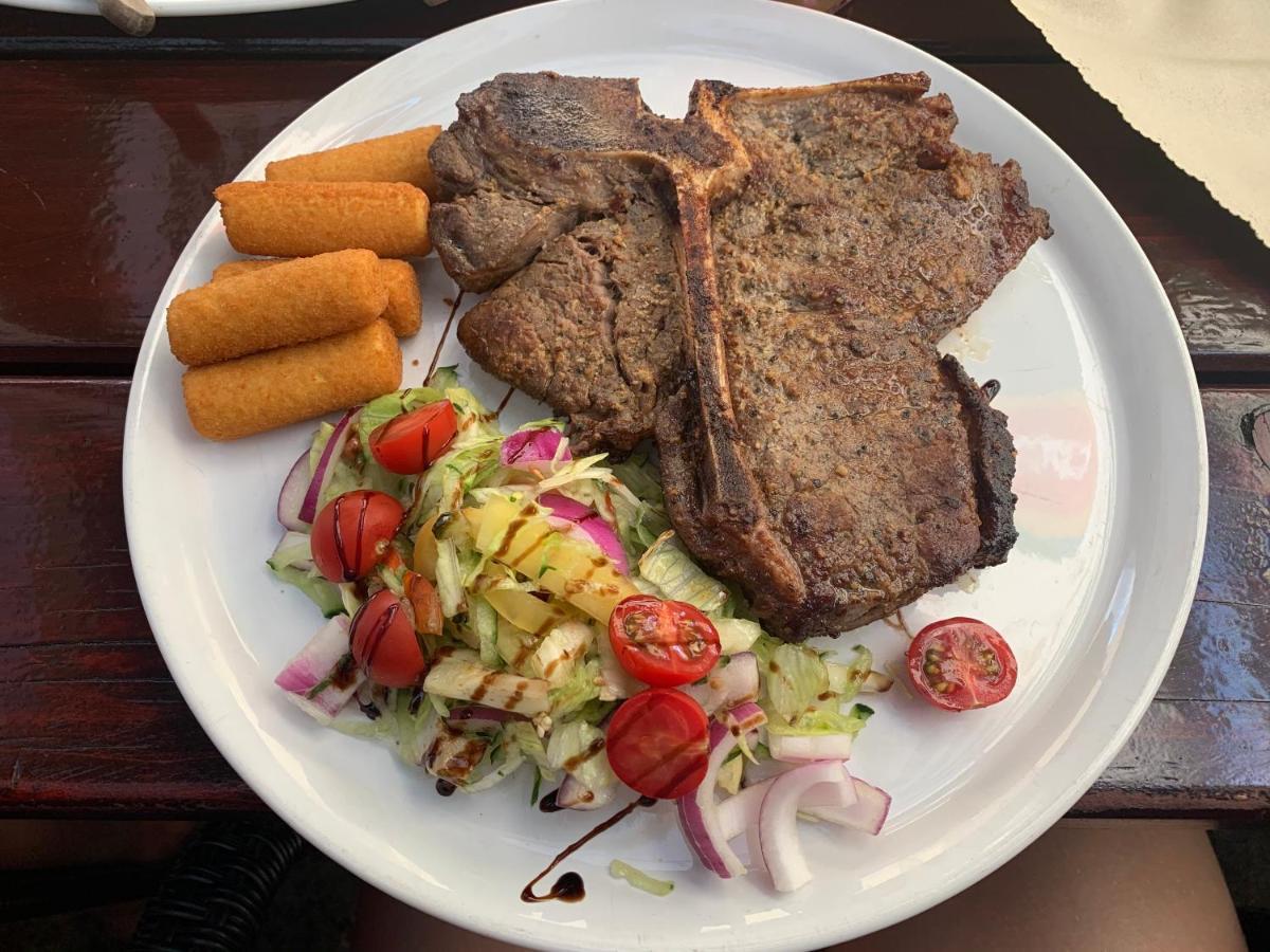 Hableany Etterem, Pizzeria Es Vendeghaz Bed & Breakfast Balatonmariafurdo Luaran gambar