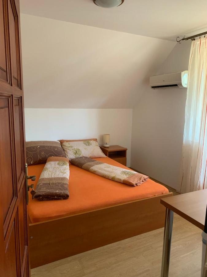 Hableany Etterem, Pizzeria Es Vendeghaz Bed & Breakfast Balatonmariafurdo Luaran gambar