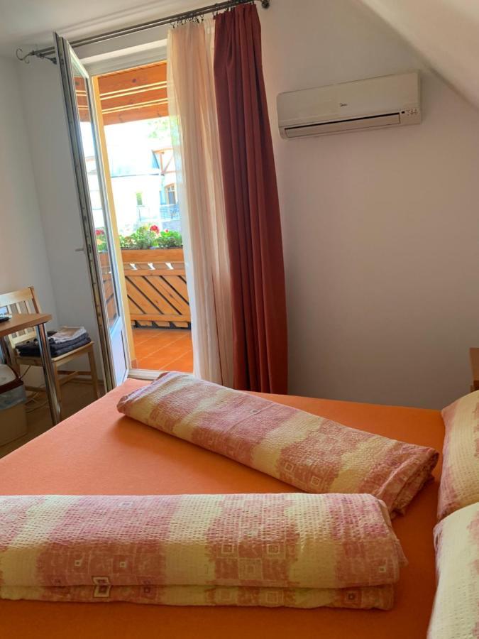 Hableany Etterem, Pizzeria Es Vendeghaz Bed & Breakfast Balatonmariafurdo Luaran gambar