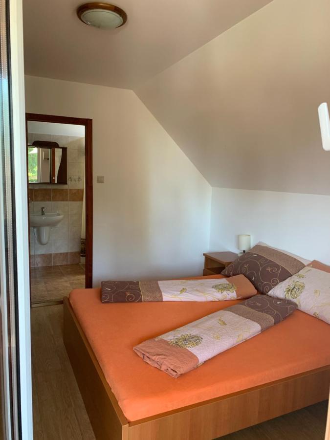 Hableany Etterem, Pizzeria Es Vendeghaz Bed & Breakfast Balatonmariafurdo Luaran gambar
